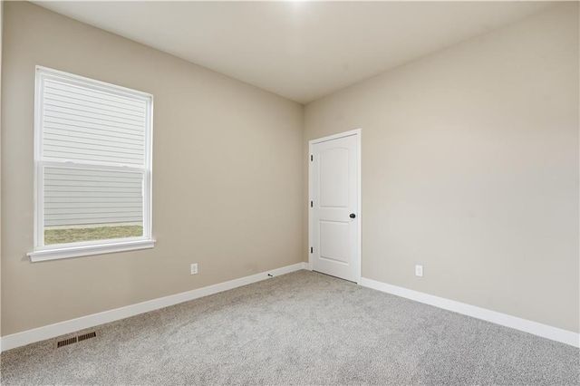 12428 S Aspen Lane, Lee's Summit, MO 64086