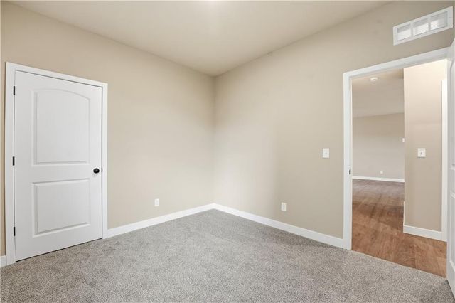 12428 S Aspen Lane, Lee's Summit, MO 64086