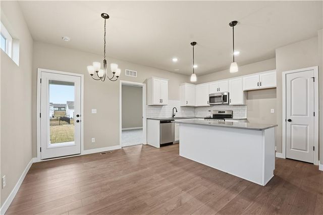 12428 S Aspen Lane, Lee's Summit, MO 64086