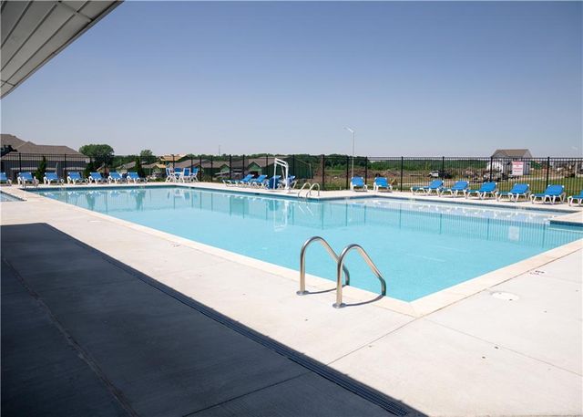 12428 S Aspen Lane, Lee's Summit, MO 64086