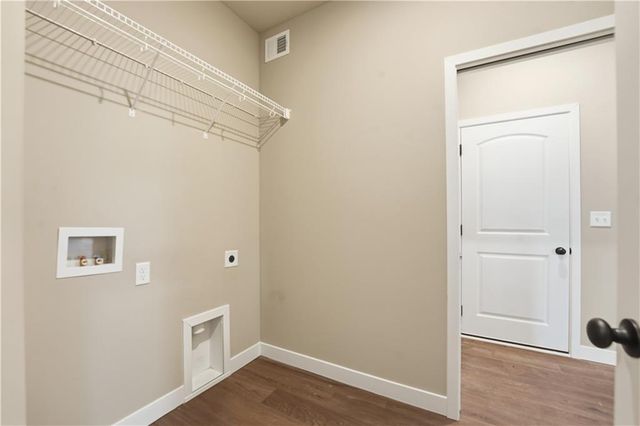 12428 S Aspen Lane, Lee's Summit, MO 64086