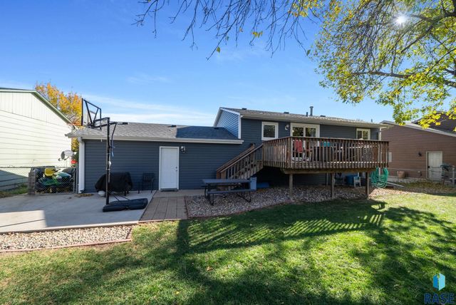 5301 S Holbrook Ave Avenue, Sioux Falls, SD 57106