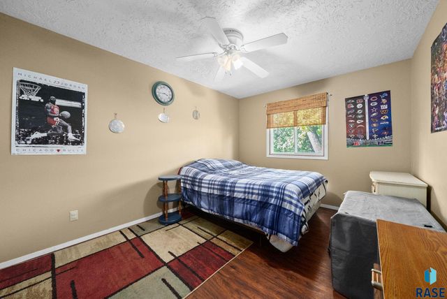 5301 S Holbrook Ave Avenue, Sioux Falls, SD 57106