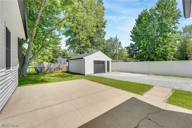 1385 Ormond Avenue, Madison, OH 44057