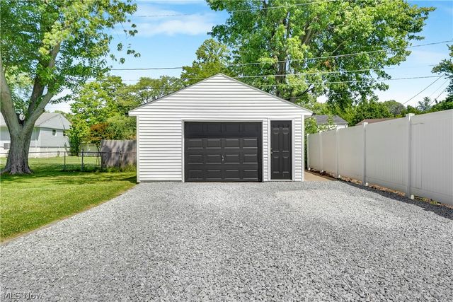 1385 Ormond Avenue, Madison, OH 44057
