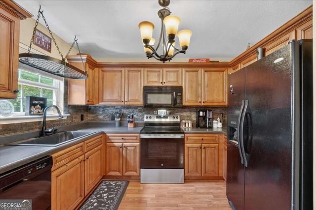 40 JR Drive, Ellabell, GA 31308