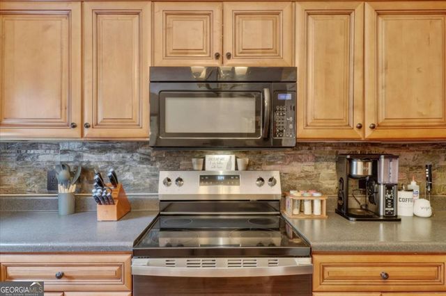40 JR Drive, Ellabell, GA 31308
