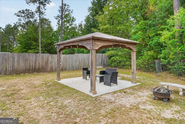 40 JR Drive, Ellabell, GA 31308