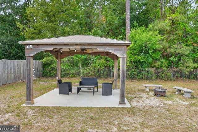 40 JR Drive, Ellabell, GA 31308
