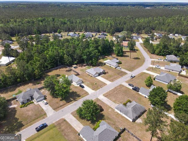 40 JR Drive, Ellabell, GA 31308