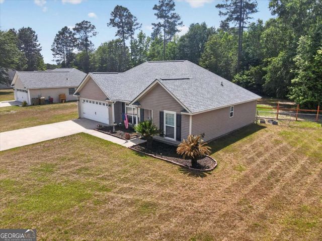 40 JR Drive, Ellabell, GA 31308