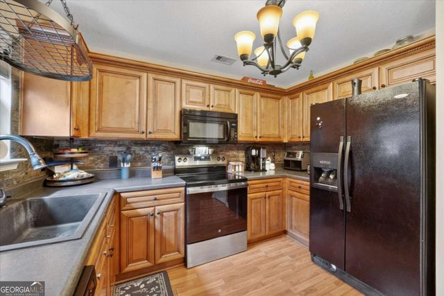 40 JR Drive, Ellabell, GA 31308