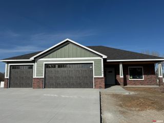 1140 Evergreen Road, Bennet, NE 68317