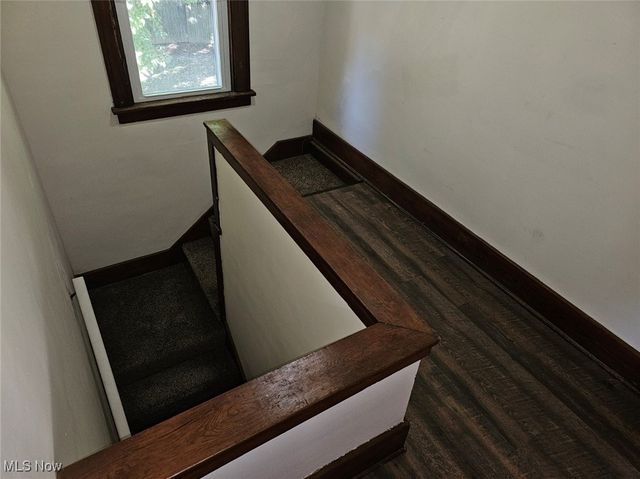 1048 Murray Avenue, Akron, OH 44310