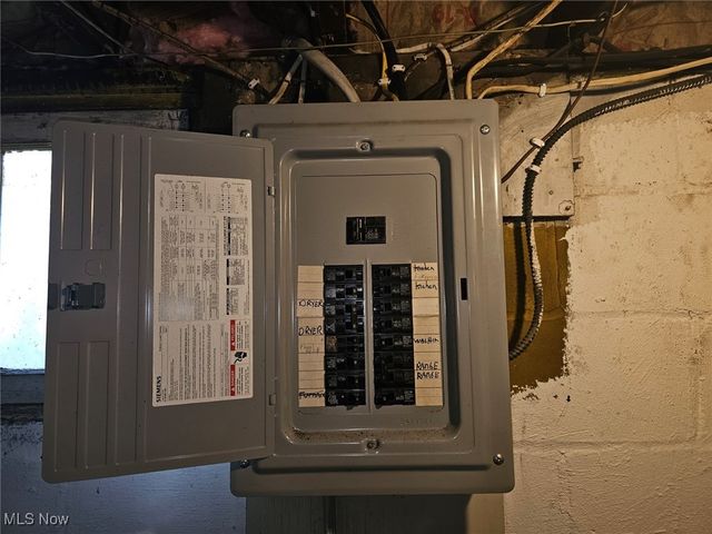 1048 Murray Avenue, Akron, OH 44310