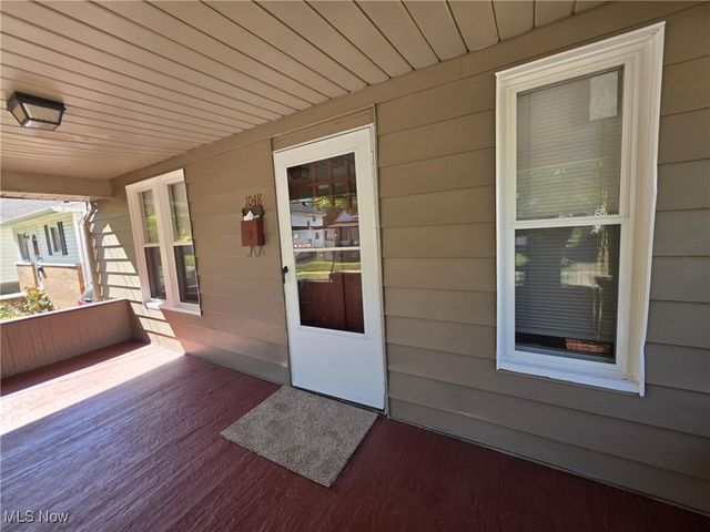 1048 Murray Avenue, Akron, OH 44310