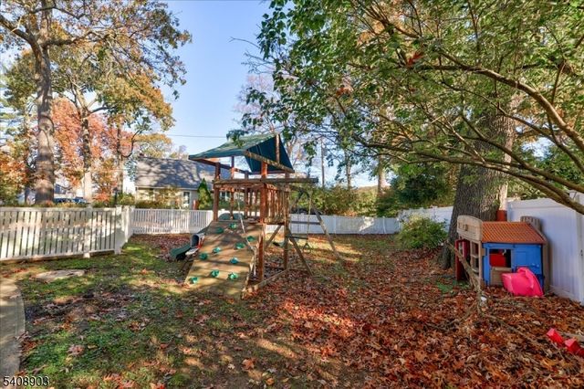 21 Tice Pl, Ringwood Boro, NJ 07456