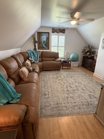 646 Indian Creek Rd, Huntland, TN 37345