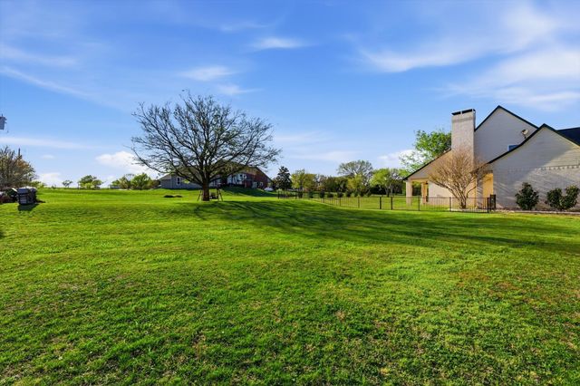 424 Preakness Place Road, Van Alstyne, TX 75495