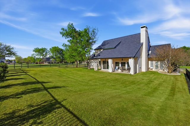 424 Preakness Place Road, Van Alstyne, TX 75495