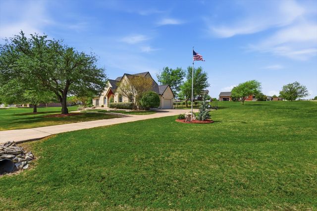 424 Preakness Place Road, Van Alstyne, TX 75495