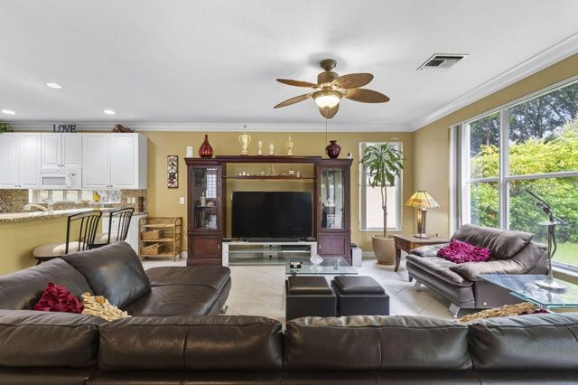 8492 Breezy Oak Way, Boynton Beach, FL 33473