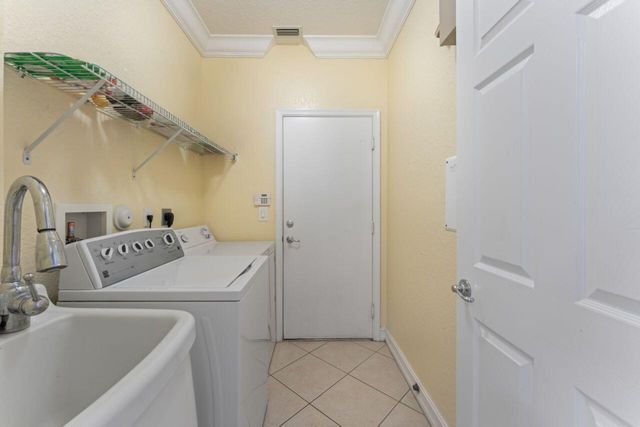 8492 Breezy Oak Way, Boynton Beach, FL 33473