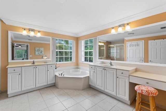 8492 Breezy Oak Way, Boynton Beach, FL 33473