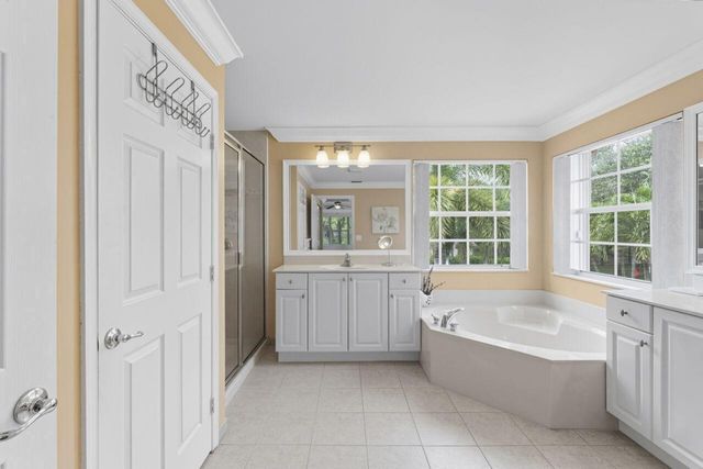 8492 Breezy Oak Way, Boynton Beach, FL 33473