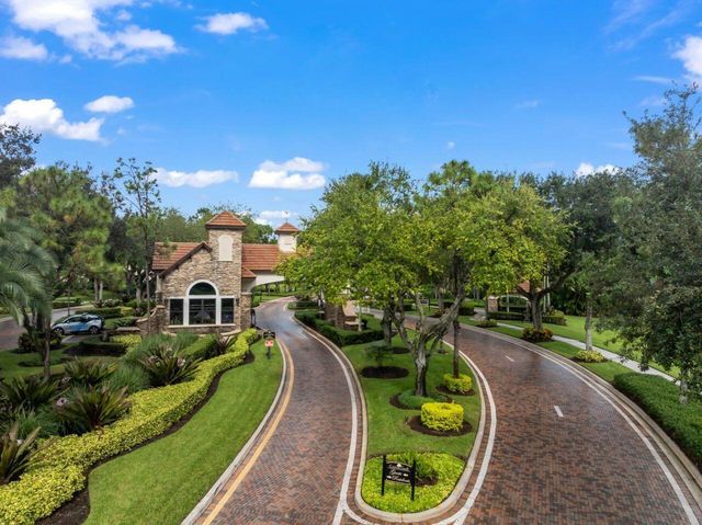 8492 Breezy Oak Way, Boynton Beach, FL 33473