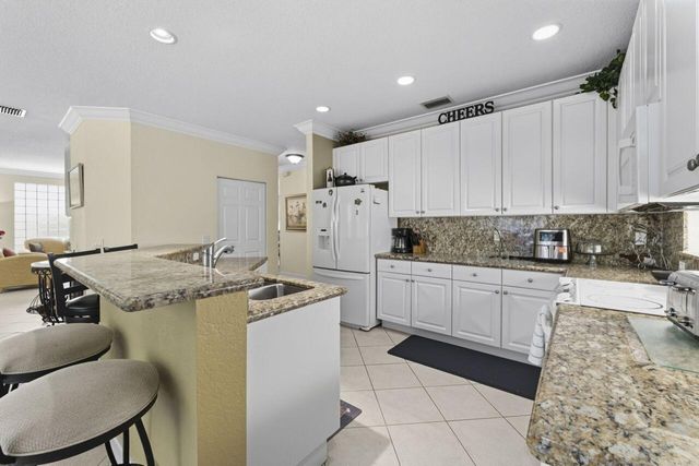 8492 Breezy Oak Way, Boynton Beach, FL 33473