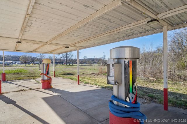 311 Indiana Avenue, Kiefer, OK 74041