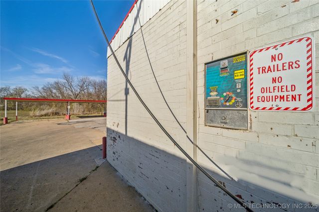 311 Indiana Avenue, Kiefer, OK 74041
