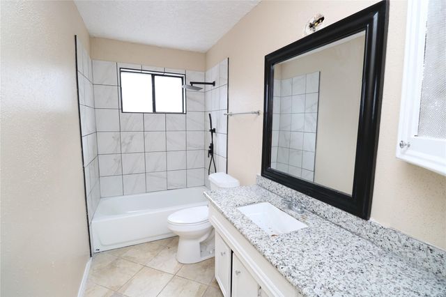 3911 Hermitage Hollow Lane, Houston, TX 77339
