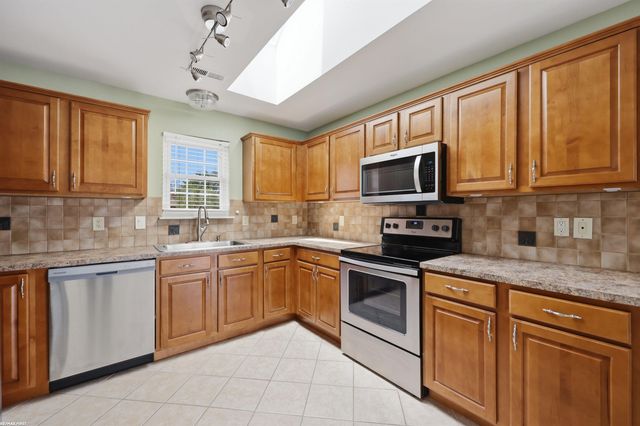 45653 Gable Drive, Macomb, MI 48044