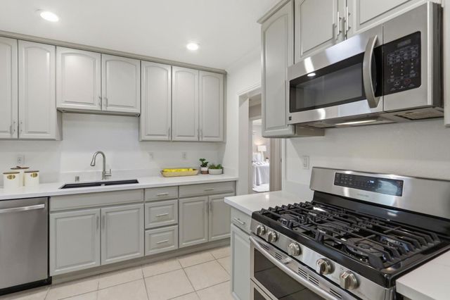 275 Beechnut Avenue, Sunnyvale, CA 94085