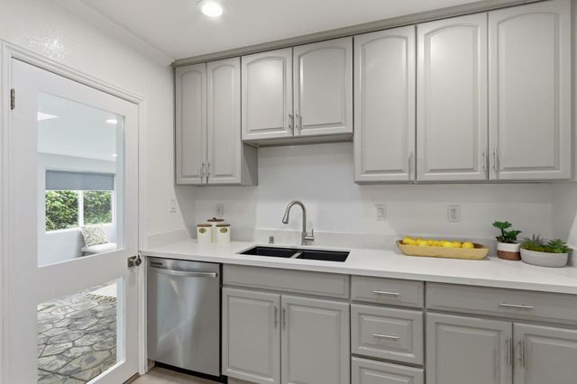 275 Beechnut Avenue, Sunnyvale, CA 94085