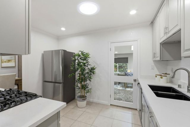 275 Beechnut Avenue, Sunnyvale, CA 94085
