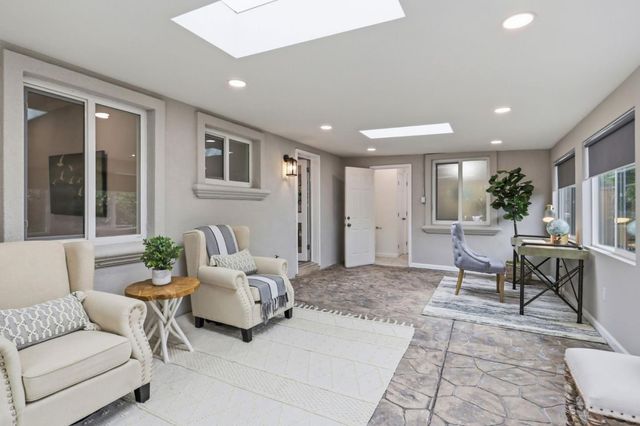 275 Beechnut Avenue, Sunnyvale, CA 94085
