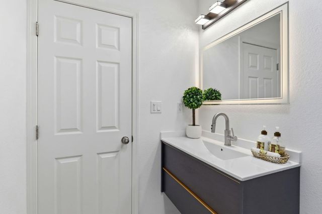 275 Beechnut Avenue, Sunnyvale, CA 94085
