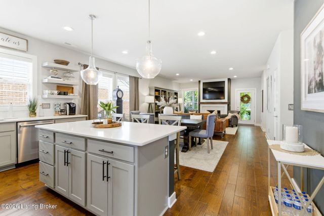 8800 Sanctuary Ln, Louisville, KY 40291