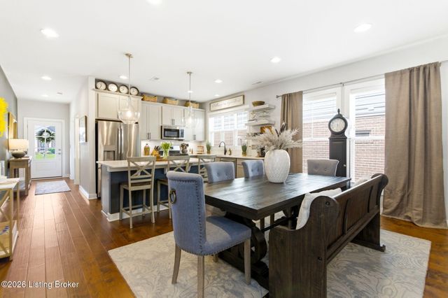 8800 Sanctuary Ln, Louisville, KY 40291