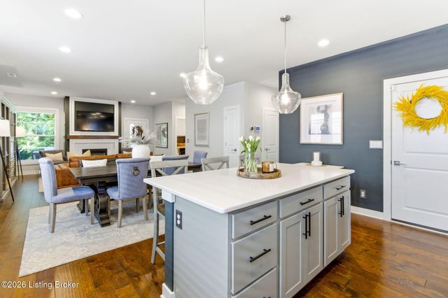 8800 Sanctuary Ln, Louisville, KY 40291