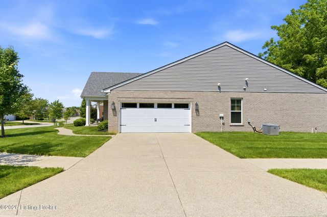 8800 Sanctuary Ln, Louisville, KY 40291