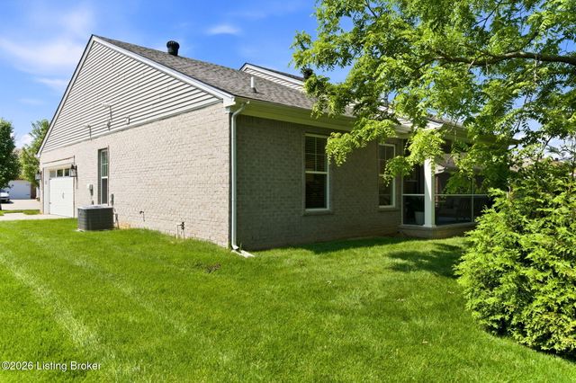 8800 Sanctuary Ln, Louisville, KY 40291