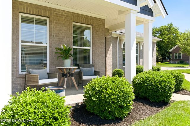 8800 Sanctuary Ln, Louisville, KY 40291