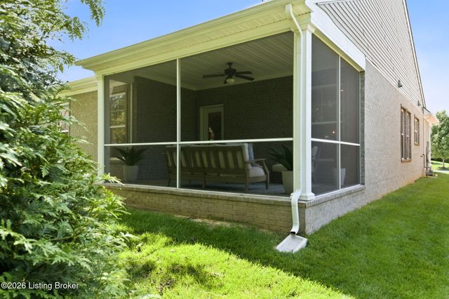 8800 Sanctuary Ln, Louisville, KY 40291