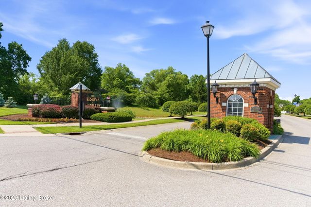 8800 Sanctuary Ln, Louisville, KY 40291