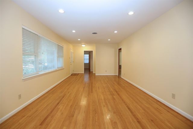 3535 Durhill Street, Houston, TX 77025