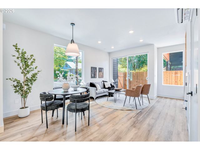 2389 Se 45TH Ave, Portland, OR 97215